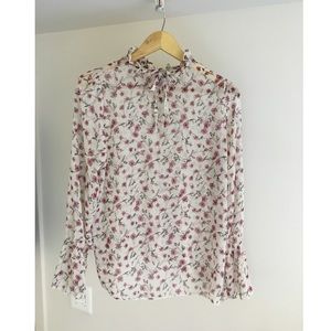 Floral blouse with ribbon
